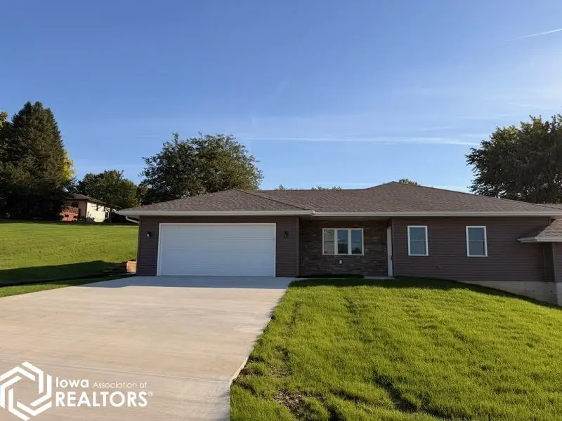 903 Iowa DR, Manning, IA 51455