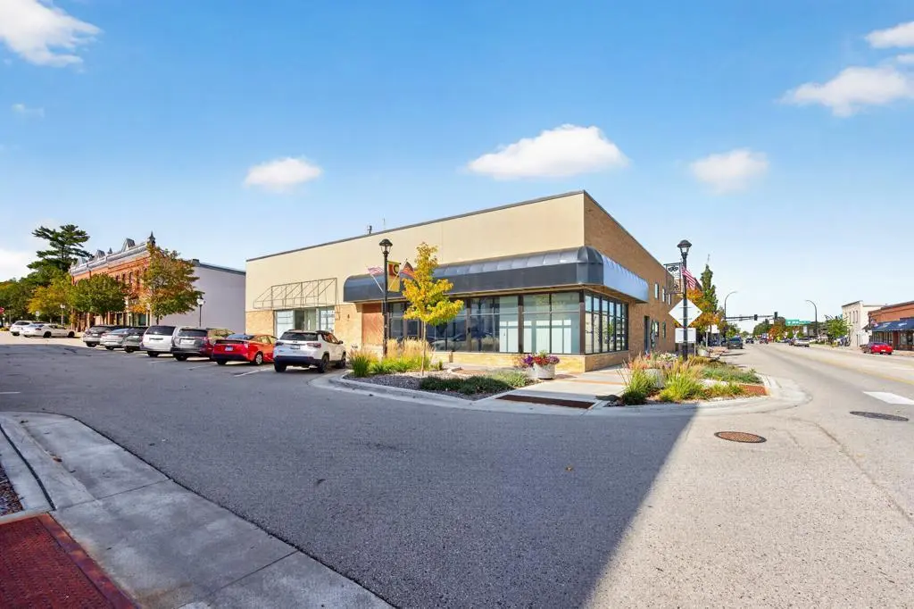 102 W Center ST, Lake City, MN 55041