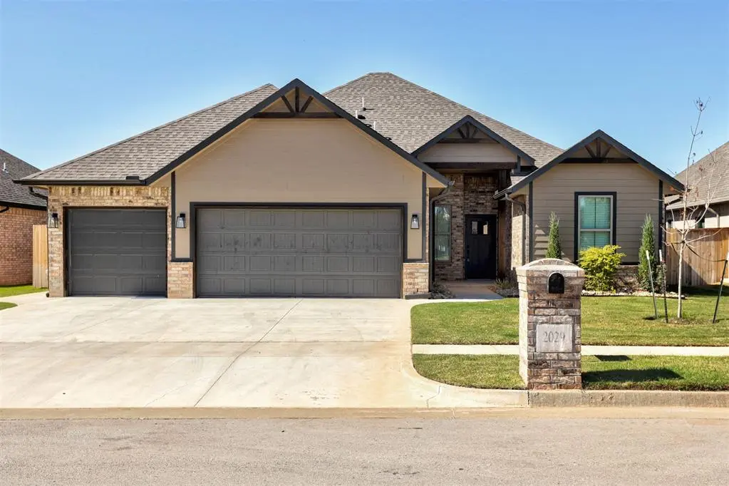 2029 Aminas WAY, Yukon, OK 73099
