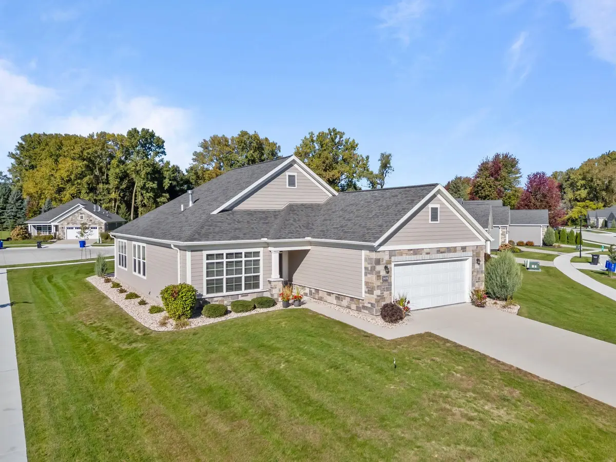 5575 N OSPREY DR, Appleton, WI 54913