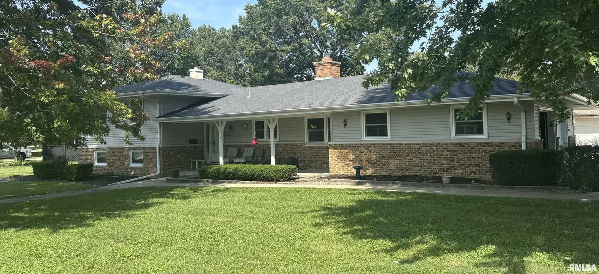 145 CIRCLE DR, Galesburg, IL 61401
