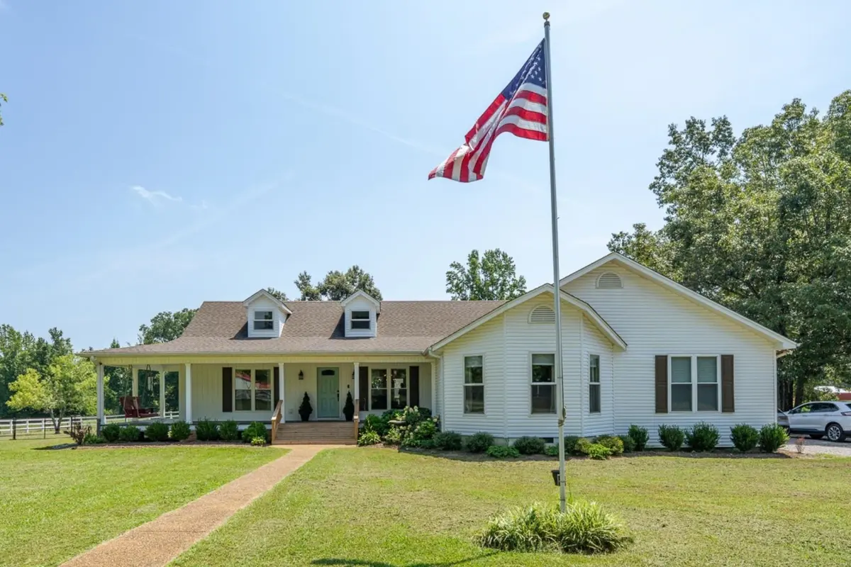 1725 WOODS RD, Adamsville, TN 38310