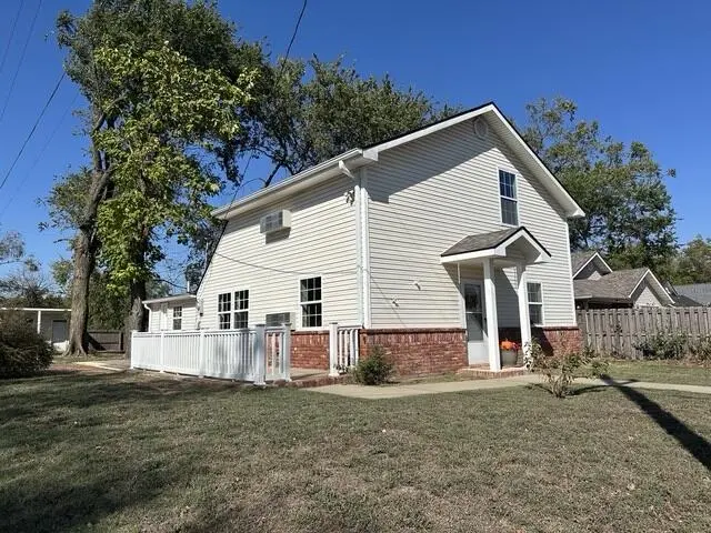 102 N Winfield AVE, Joplin, MO 64801