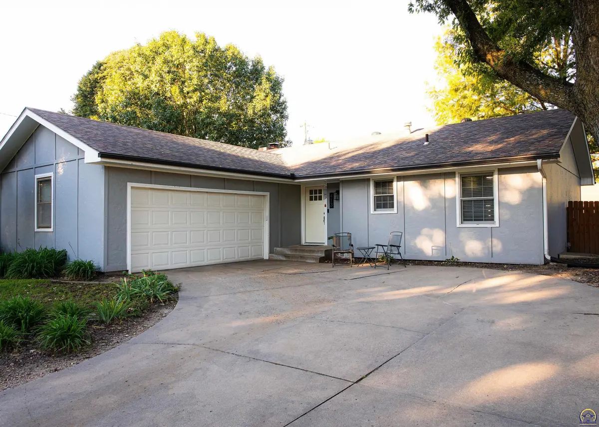 413 S Aquarius ST, Silver Lake, KS 66539