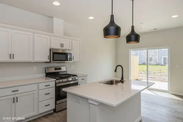 2235 Eversull Ln, North Liberty, IA 52317