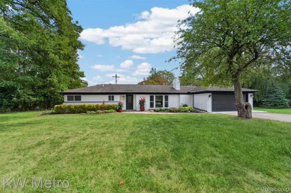 4251 Derry RD, Bloomfield Charter Township, MI 48302