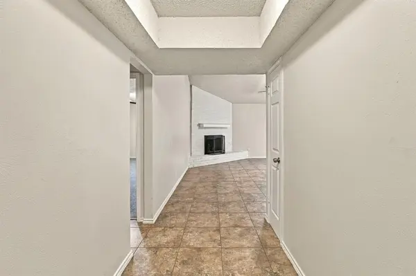 4807 Crestmont Court, Arlington, TX 76017