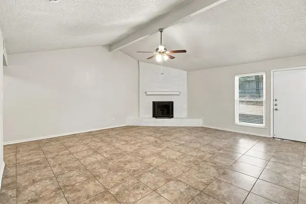 4807 Crestmont Court, Arlington, TX 76017