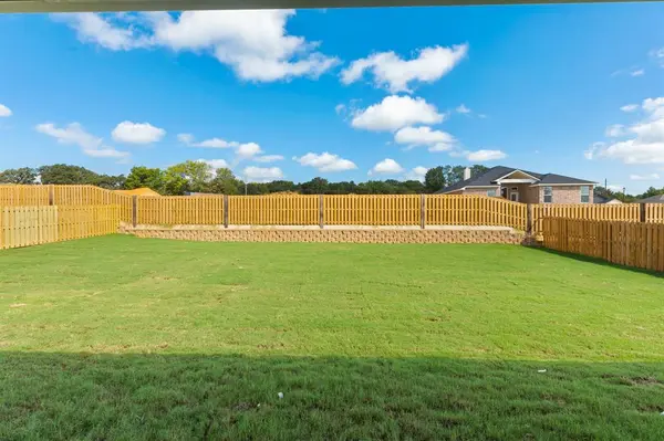 16426 Clearview Drive, Lindale, TX 75771
