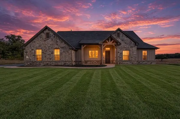 127 Paradise Oaks Court, Paradise, TX 76073
