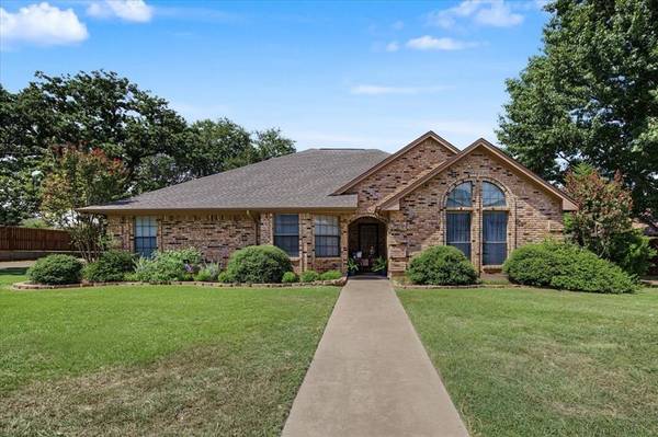 1300 Oak Harbor Boulevard, Azle, TX 76020