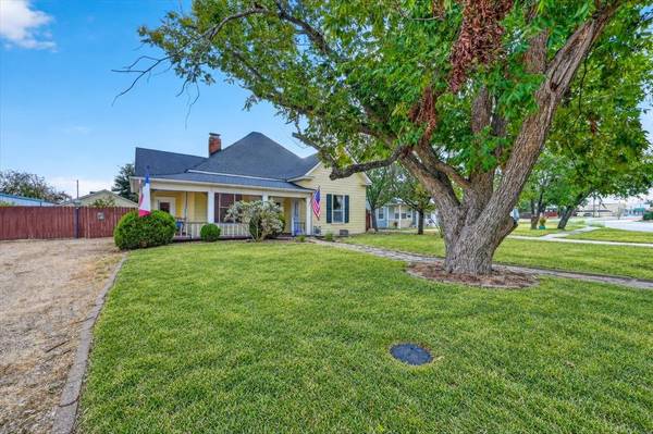 304 E Main Street, Itasca, TX 76055