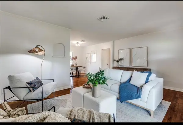 1323 Engle Avenue, Dallas, TX 75224