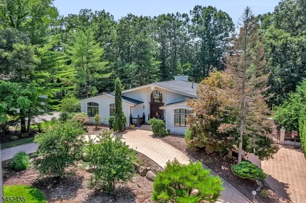 8 Driftwood Drive, Livingston Twp., NJ 07039