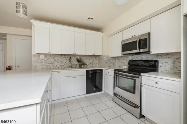 206 Main St #23, Millburn Twp., NJ 07041