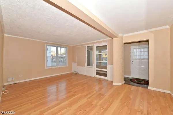30 Aubrey St #1, Summit City, NJ 07901