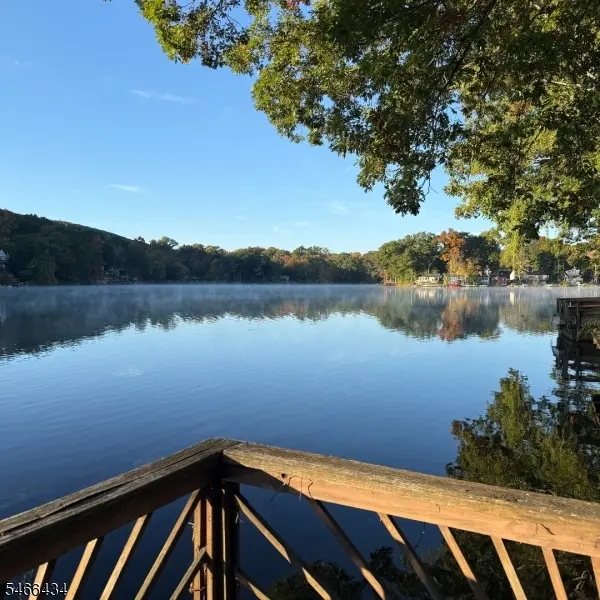52 Horseshoe Dr, Jefferson Twp., NJ 07438
