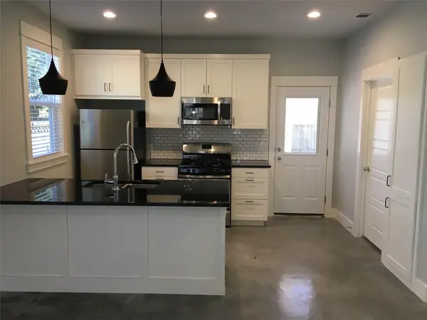 1009 Cherico ST #B, Austin, TX 78702