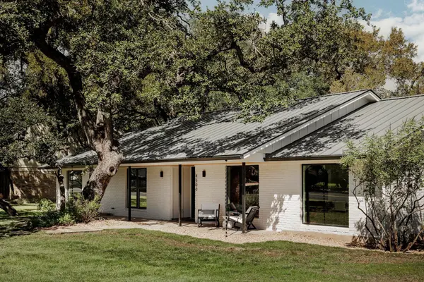 4500 Greystone DR, Austin, TX 78731