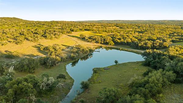 4318 Maenius RD, Blanco, TX 78606