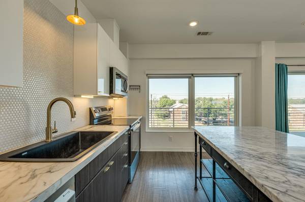 4361 S Congress Ave #401, Austin, TX 78745