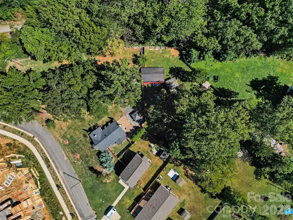 3009 New Pineola RD, Charlotte, NC 28208