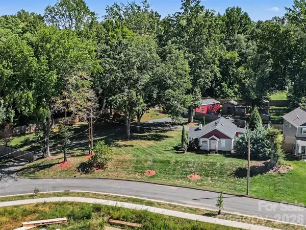 3009 New Pineola RD, Charlotte, NC 28208