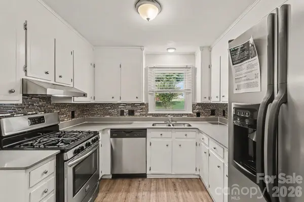8204 Strawberry Point DR, Charlotte, NC 28215