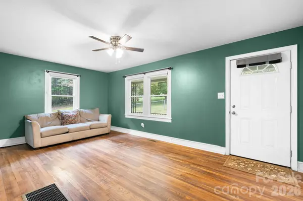 6048 Sugar Loaf RD, Connelly Springs, NC 28612