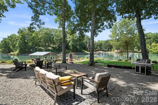 114 Kilkee LN, Mooresville, NC 28117