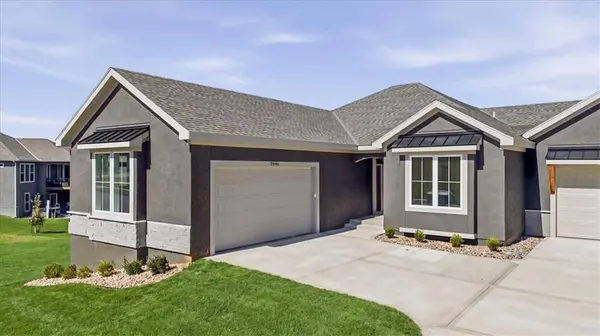 22194 W 116th TER, Olathe, KS 66061