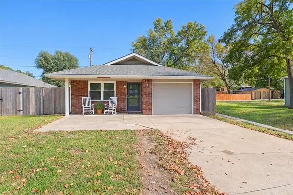 1014 Locust ST, Eudora, KS 66025