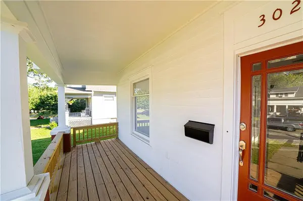 3020 Jules ST, St Joseph, MO 64501