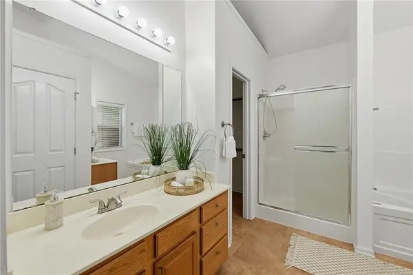 18665 W 158th TER #400, Olathe, KS 66062