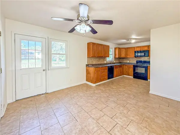 2806 Wesley CT, Sedalia, MO 65301