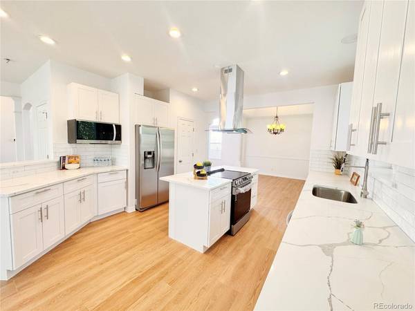 9633 E Caley, Englewood, CO 80111