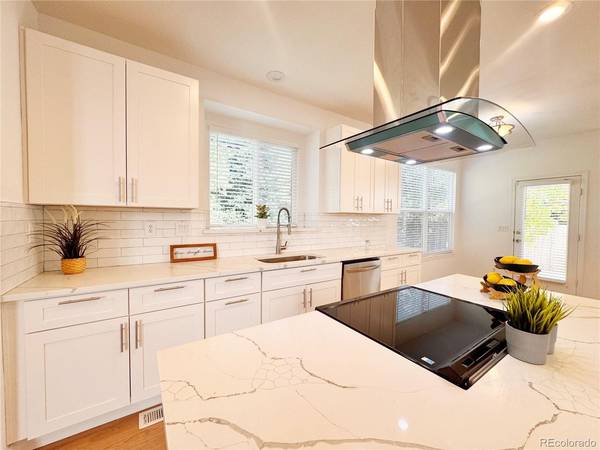 9633 E Caley, Englewood, CO 80111