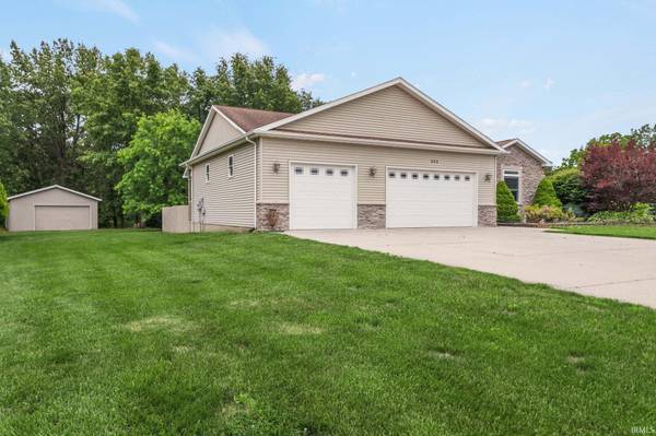 525 S Filbert ST, New Carlisle, IN 46552
