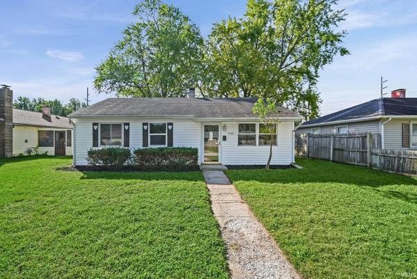 2560 Robinwood DR, Lafayette, IN 47909