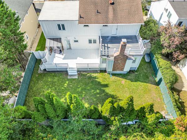 17 Lafayette DR, Woodmere, NY 11598