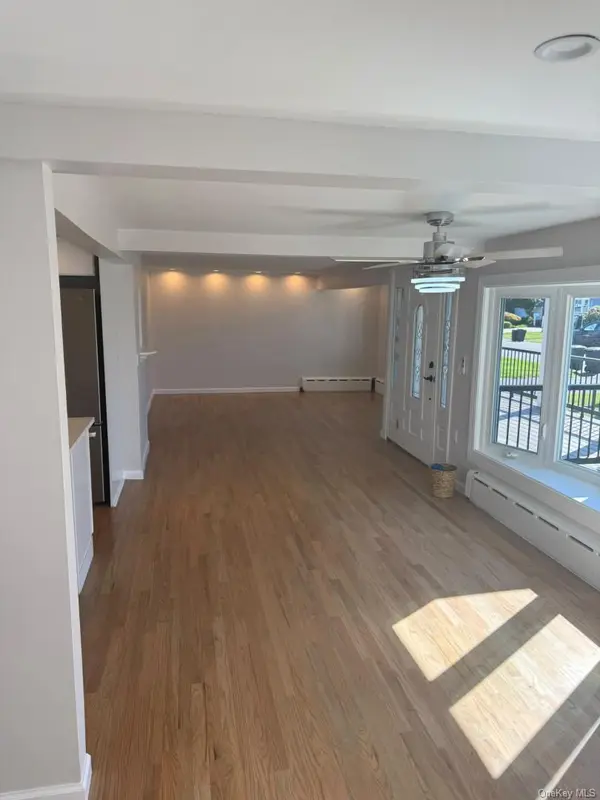 51 Tameling AVE, Babylon, NY 11702