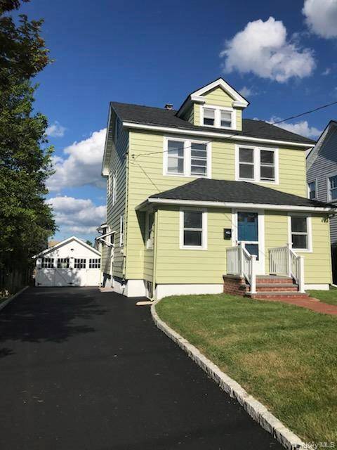 8 Raymond ST, Glen Cove, NY 11542