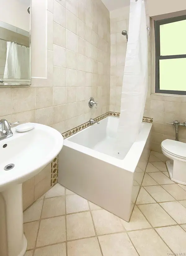 3017 Riverdale AVE #2J, Bronx, NY 10463