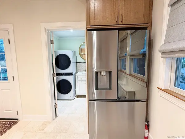 85 Violet AVE, Floral Park, NY 11001