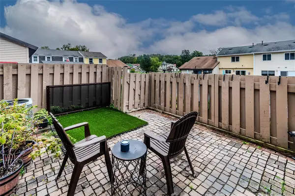 7 Sunny Brook CIR, Highland, NY 12528