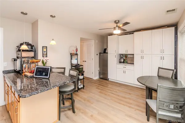 7 Sunny Brook CIR, Highland, NY 12528