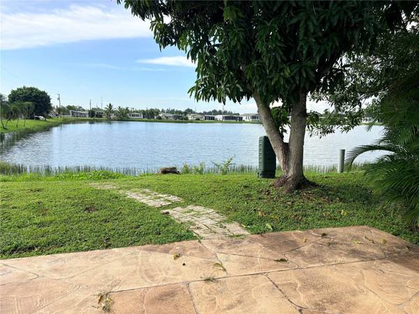 3062 ARTESIAN LN, North Fort Myers, FL 33917