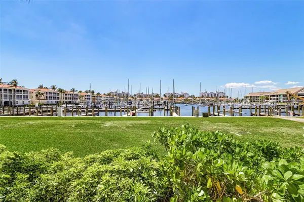 3020 MATECUMBE KEY RD #106, Punta Gorda, FL 33955