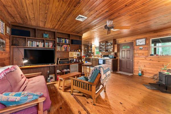568 SW RATTLESNAKE GLN, Fort White, FL 32038