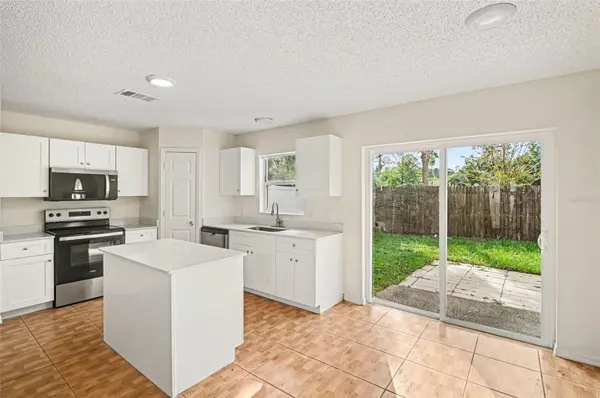 1093 AMANDA KAY CIR, Sanford, FL 32771